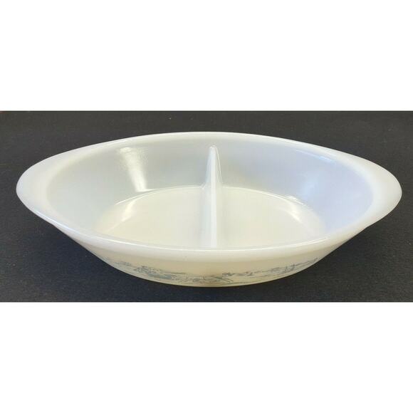Glasbake Currier & Ives Sleigh Ride Divided Dish Bowl Server J-2352 Blue White - Picture 1 of 5